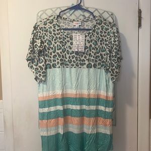 LuLaRoe Olive Shirt sz L